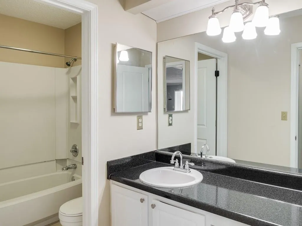 1805 Wingate Way, Sandy Springs, Georgia 30350, 2 Bedrooms Bedrooms, ,2 BathroomsBathrooms,Residential,Sold,1805 Wingate Way,5792053