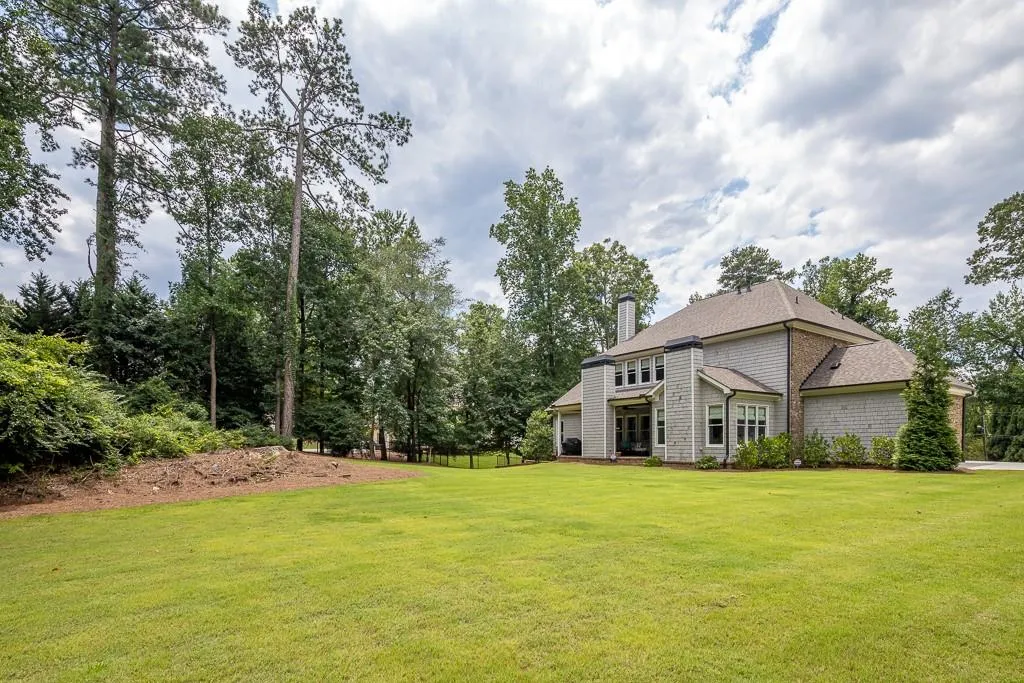 5727 Long Island Drive Nw, Atlanta, Georgia 30327, 6 Bedrooms Bedrooms, ,5 BathroomsBathrooms,Residential,Sold,5727 Long Island Drive Nw,6597803