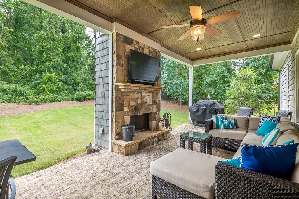 5727 Long Island Drive Nw, Atlanta, Georgia 30327, 6 Bedrooms Bedrooms, ,5 BathroomsBathrooms,Residential,Sold,5727 Long Island Drive Nw,6597803