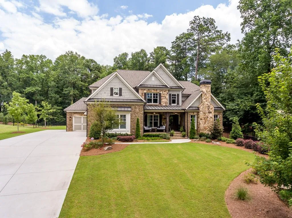 5727 Long Island Drive Nw, Atlanta, Georgia 30327, 6 Bedrooms Bedrooms, ,5 BathroomsBathrooms,Residential,Sold,5727 Long Island Drive Nw,6597803