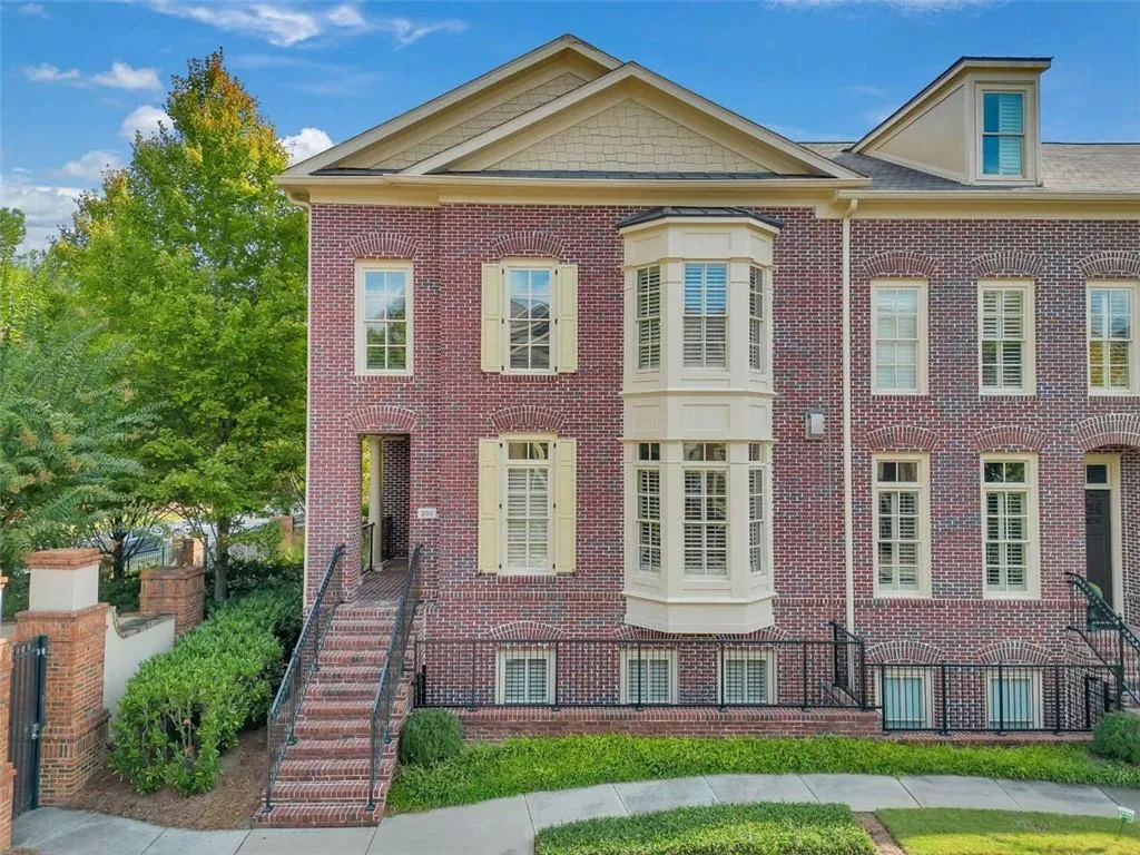 201 Riversgate Drive, Atlanta, Georgia 30339, 4 Bedrooms Bedrooms, ,4 BathroomsBathrooms,Residential,For Sale,201 Riversgate Drive,7759628