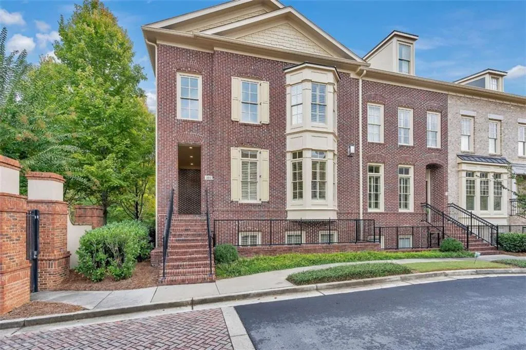 201 Riversgate Drive, Atlanta, Georgia 30339, 4 Bedrooms Bedrooms, ,4 BathroomsBathrooms,Residential,Sold,201 Riversgate Drive,7759628