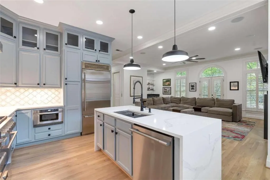 201 Riversgate Drive, Atlanta, Georgia 30339, 4 Bedrooms Bedrooms, ,4 BathroomsBathrooms,Residential,Sold,201 Riversgate Drive,7759628