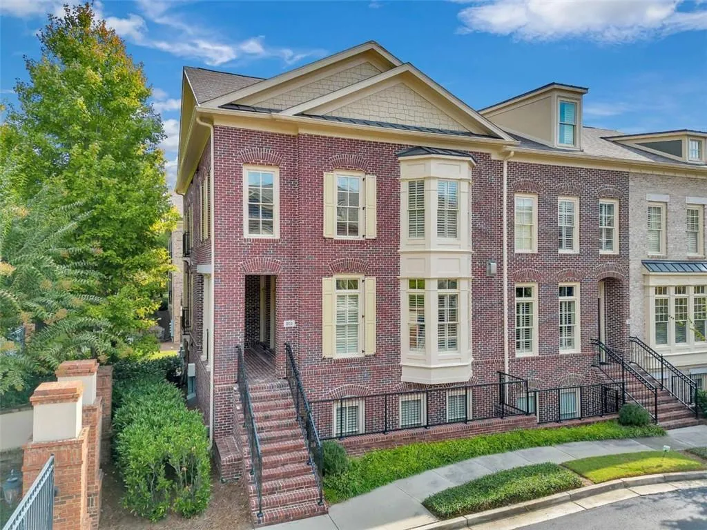 201 Riversgate Drive, Atlanta, Georgia 30339, 4 Bedrooms Bedrooms, ,4 BathroomsBathrooms,Residential,For Sale,201 Riversgate Drive,7759628