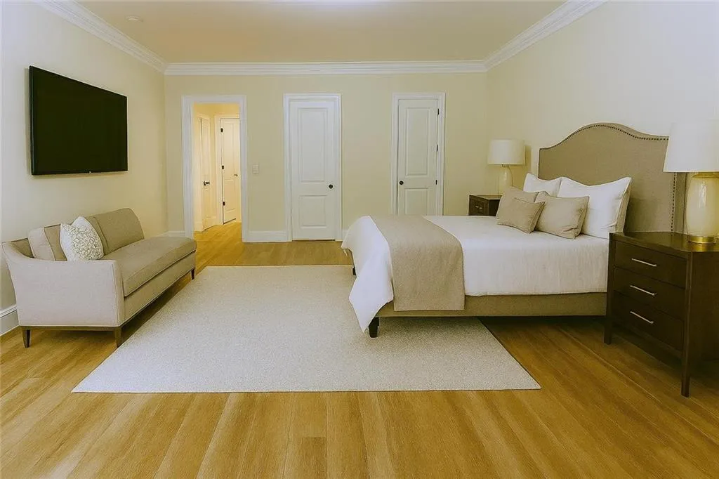 Huge guest bedroom virtual statged.  Ensuite Bath