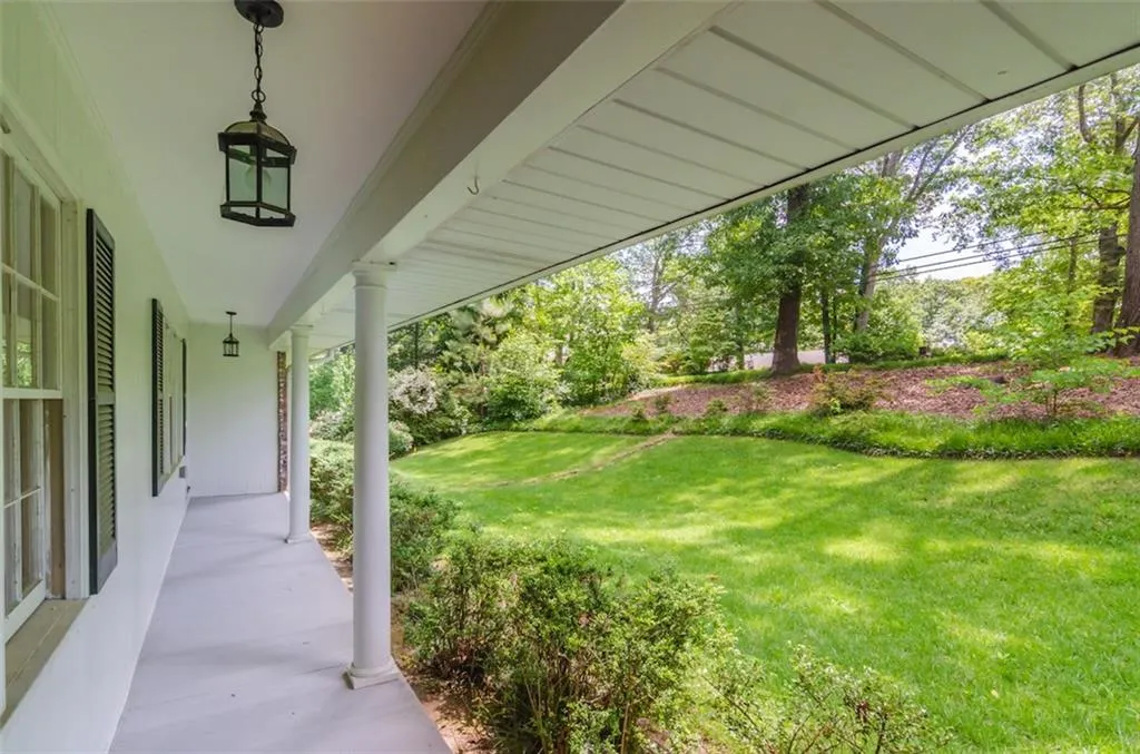 6718 Brandon Mill Road, Atlanta, Georgia 30328, 3 Bedrooms Bedrooms, ,2 BathroomsBathrooms,Residential,Sold,6718 Brandon Mill Road,5704758