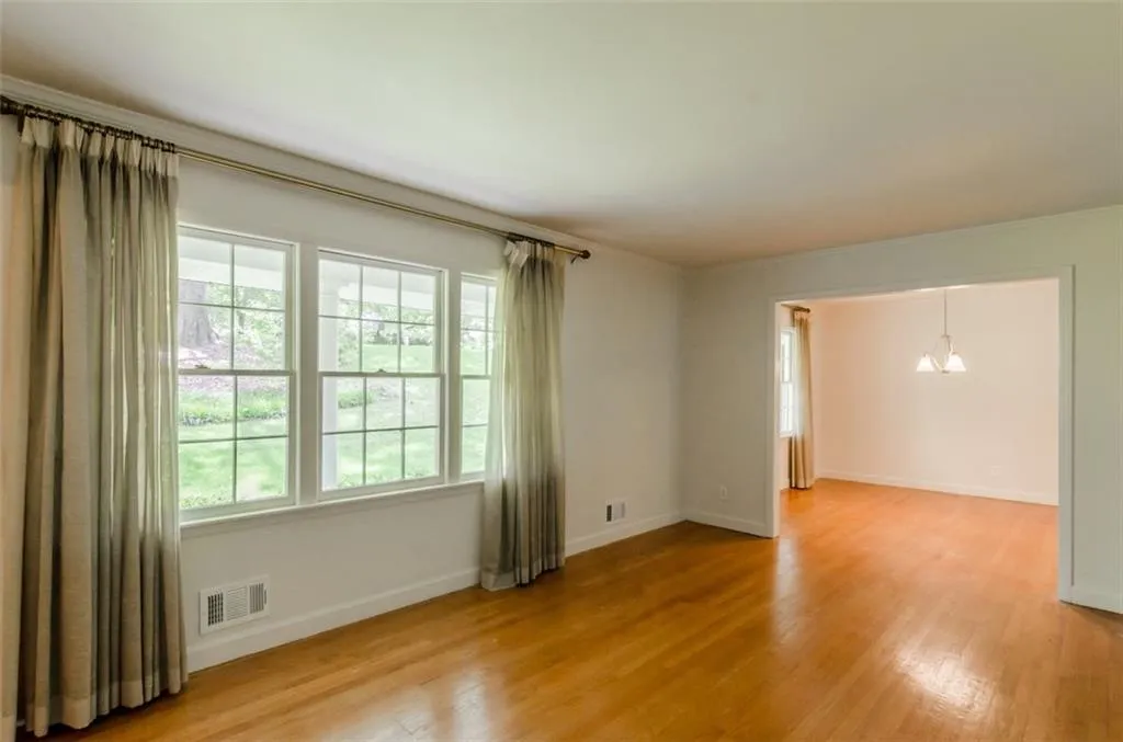 6718 Brandon Mill Road, Atlanta, Georgia 30328, 3 Bedrooms Bedrooms, ,2 BathroomsBathrooms,Residential,Sold,6718 Brandon Mill Road,5704758