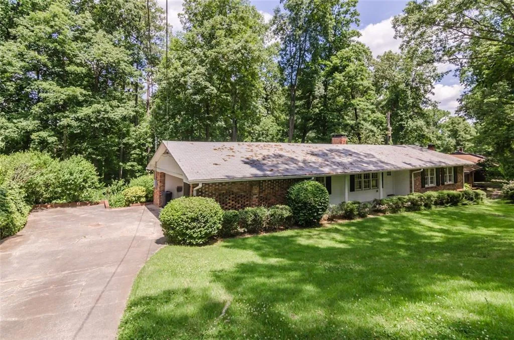 6718 Brandon Mill Road, Atlanta, Georgia 30328, 3 Bedrooms Bedrooms, ,2 BathroomsBathrooms,Residential,Sold,6718 Brandon Mill Road,5704758