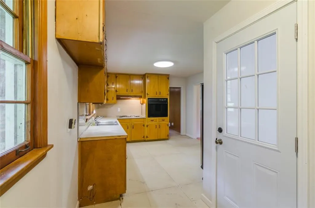 6718 Brandon Mill Road, Atlanta, Georgia 30328, 3 Bedrooms Bedrooms, ,2 BathroomsBathrooms,Residential,Sold,6718 Brandon Mill Road,5704758