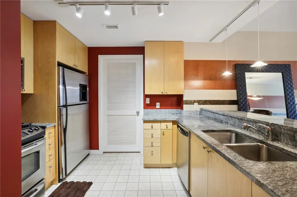 3338 Peachtree Road Ne Unit 606, Atlanta, Georgia 30326, 1 Bedroom Bedrooms, ,1 BathroomBathrooms,Residential,Sold,3338 Peachtree Road Ne Unit 606,7191011