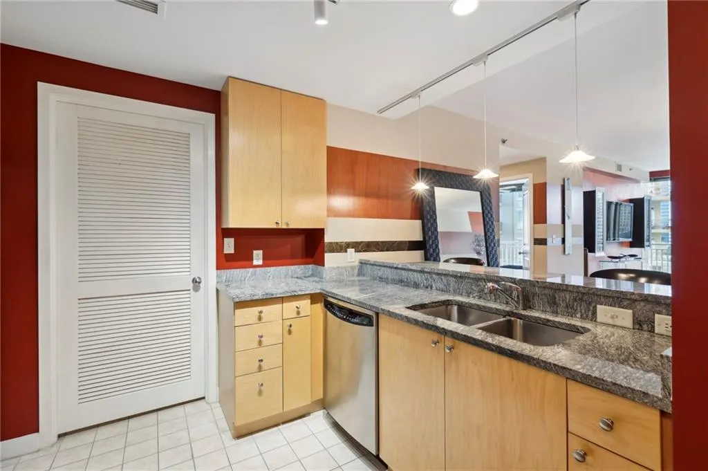 3338 Peachtree Road Ne Unit 606, Atlanta, Georgia 30326, 1 Bedroom Bedrooms, ,1 BathroomBathrooms,Residential,Sold,3338 Peachtree Road Ne Unit 606,7191011