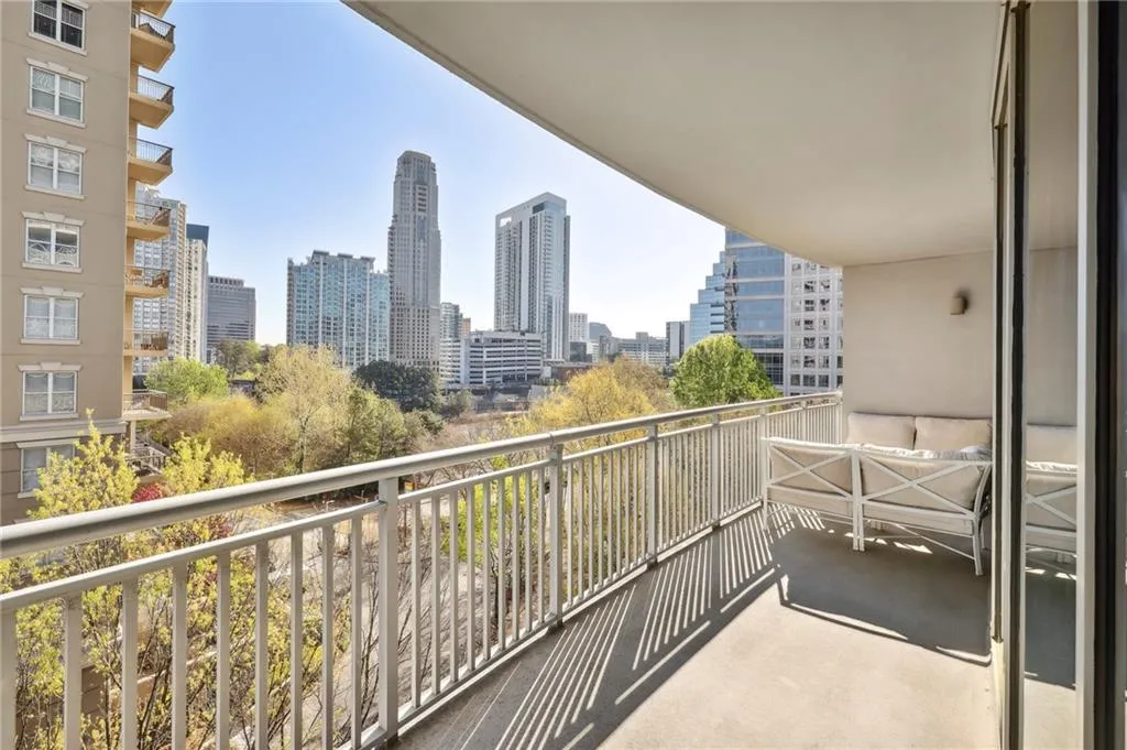 3338 Peachtree Road Ne Unit 606, Atlanta, Georgia 30326, 1 Bedroom Bedrooms, ,1 BathroomBathrooms,Residential,Sold,3338 Peachtree Road Ne Unit 606,7191011