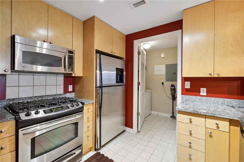 3338 Peachtree Road Ne Unit 606, Atlanta, Georgia 30326, 1 Bedroom Bedrooms, ,1 BathroomBathrooms,Residential,Sold,3338 Peachtree Road Ne Unit 606,7191011