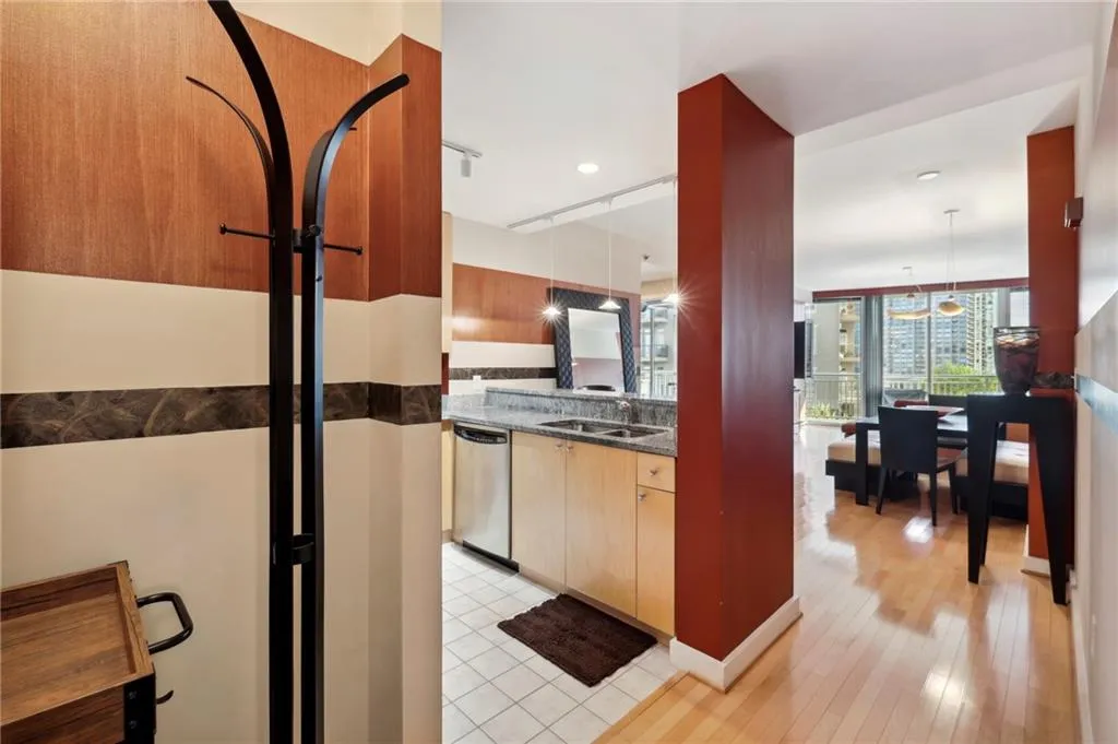 3338 Peachtree Road Ne Unit 606, Atlanta, Georgia 30326, 1 Bedroom Bedrooms, ,1 BathroomBathrooms,Residential,Sold,3338 Peachtree Road Ne Unit 606,7191011