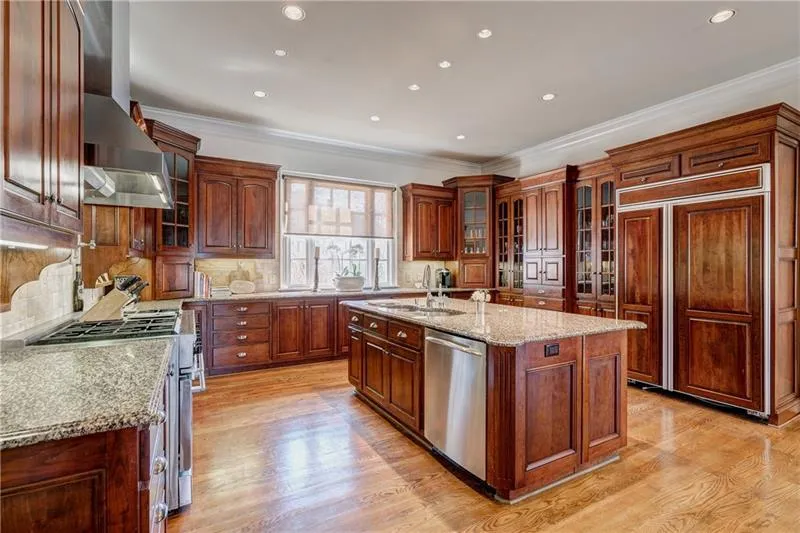 4966 Powers Ferry Road, Atlanta, Georgia 30327, 5 Bedrooms Bedrooms, ,5 BathroomsBathrooms,Residential,Sold,4966 Powers Ferry Road,6582402