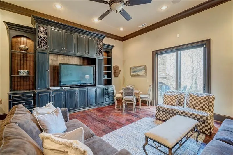 4966 Powers Ferry Road, Atlanta, Georgia 30327, 5 Bedrooms Bedrooms, ,5 BathroomsBathrooms,Residential,Sold,4966 Powers Ferry Road,6582402