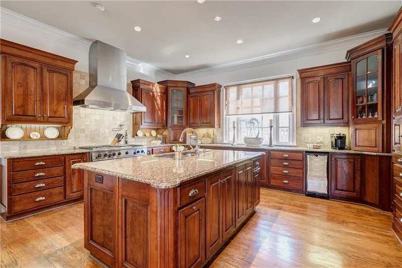 4966 Powers Ferry Road, Atlanta, Georgia 30327, 5 Bedrooms Bedrooms, ,5 BathroomsBathrooms,Residential,Sold,4966 Powers Ferry Road,6582402