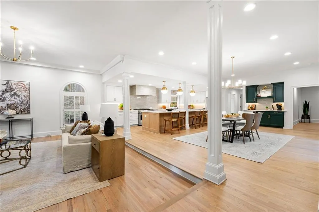 7015 Brandon Mill Road, Atlanta, Georgia 30328, 5 Bedrooms Bedrooms, ,4 BathroomsBathrooms,Residential,Sold,7015 Brandon Mill Road,7446612