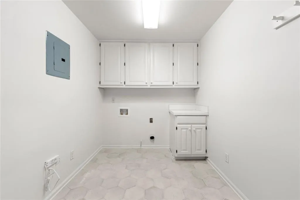 7015 Brandon Mill Road, Atlanta, Georgia 30328, 5 Bedrooms Bedrooms, ,4 BathroomsBathrooms,Residential,Sold,7015 Brandon Mill Road,7446612