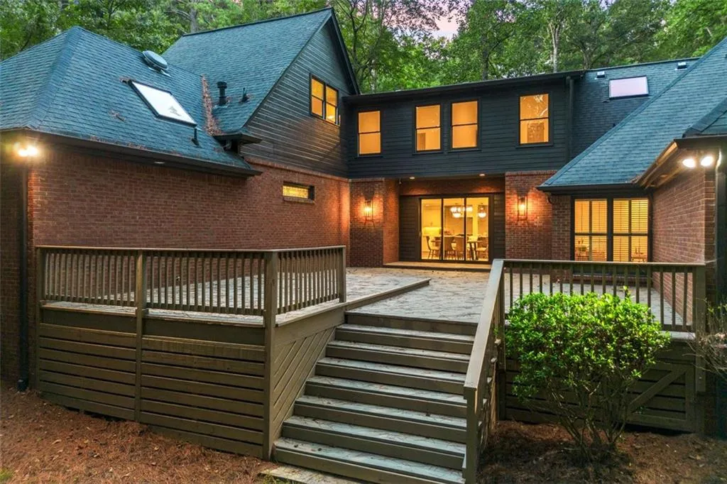 7015 Brandon Mill Road, Atlanta, Georgia 30328, 5 Bedrooms Bedrooms, ,4 BathroomsBathrooms,Residential,Sold,7015 Brandon Mill Road,7446612