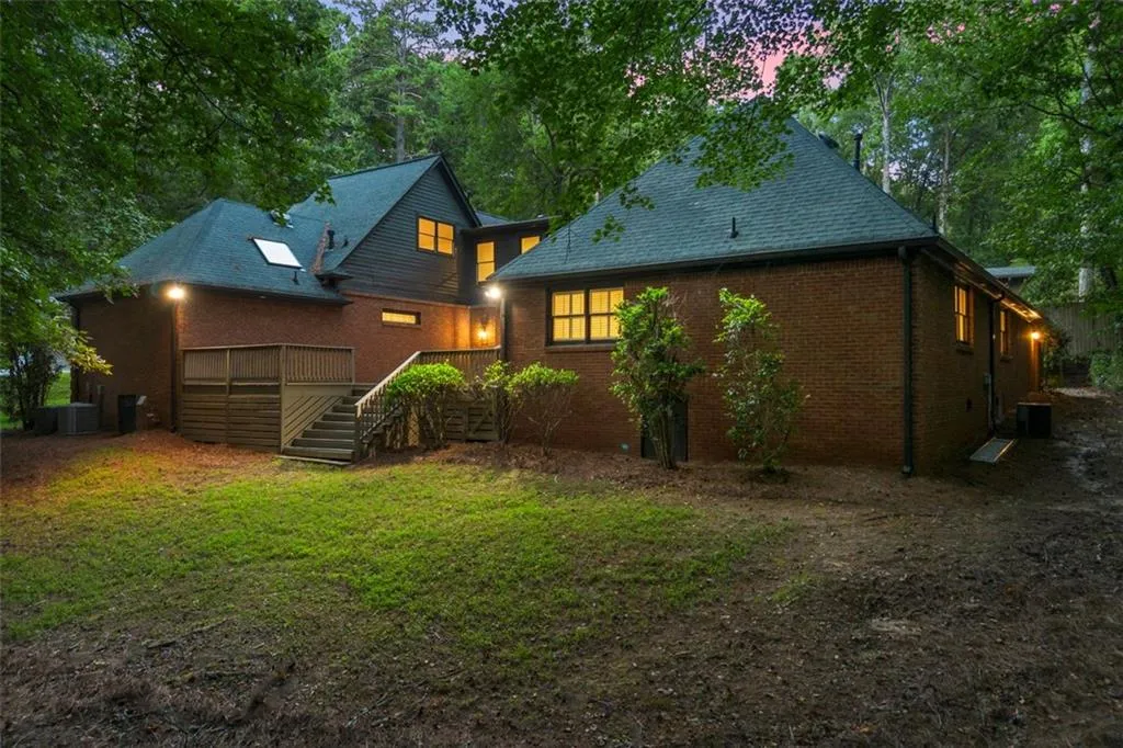 7015 Brandon Mill Road, Atlanta, Georgia 30328, 5 Bedrooms Bedrooms, ,4 BathroomsBathrooms,Residential,Sold,7015 Brandon Mill Road,7446612