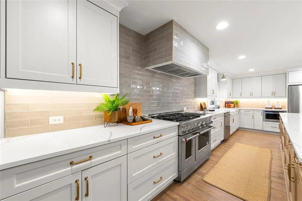 7015 Brandon Mill Road, Atlanta, Georgia 30328, 5 Bedrooms Bedrooms, ,4 BathroomsBathrooms,Residential,Sold,7015 Brandon Mill Road,7446612