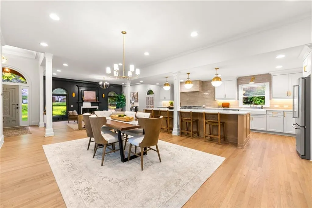 7015 Brandon Mill Road, Atlanta, Georgia 30328, 5 Bedrooms Bedrooms, ,4 BathroomsBathrooms,Residential,Sold,7015 Brandon Mill Road,7446612