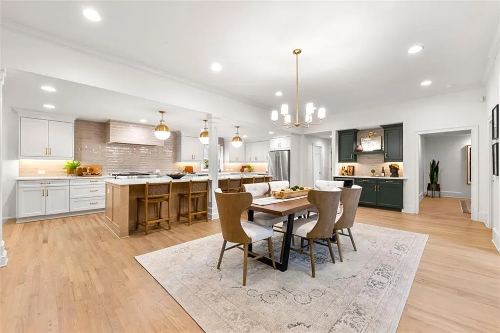 7015 Brandon Mill Road, Atlanta, Georgia 30328, 5 Bedrooms Bedrooms, ,4 BathroomsBathrooms,Residential,Sold,7015 Brandon Mill Road,7446612