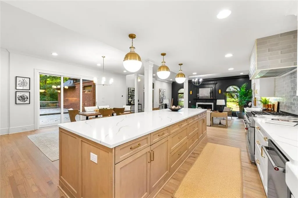 7015 Brandon Mill Road, Atlanta, Georgia 30328, 5 Bedrooms Bedrooms, ,4 BathroomsBathrooms,Residential,Sold,7015 Brandon Mill Road,7446612