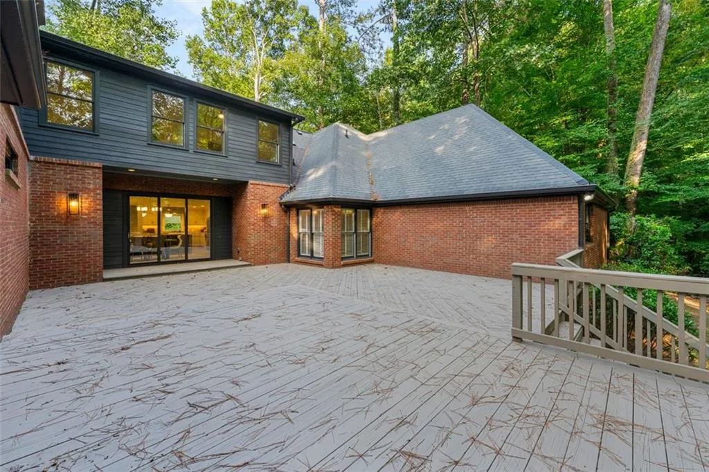 7015 Brandon Mill Road, Atlanta, Georgia 30328, 5 Bedrooms Bedrooms, ,4 BathroomsBathrooms,Residential,Sold,7015 Brandon Mill Road,7446612