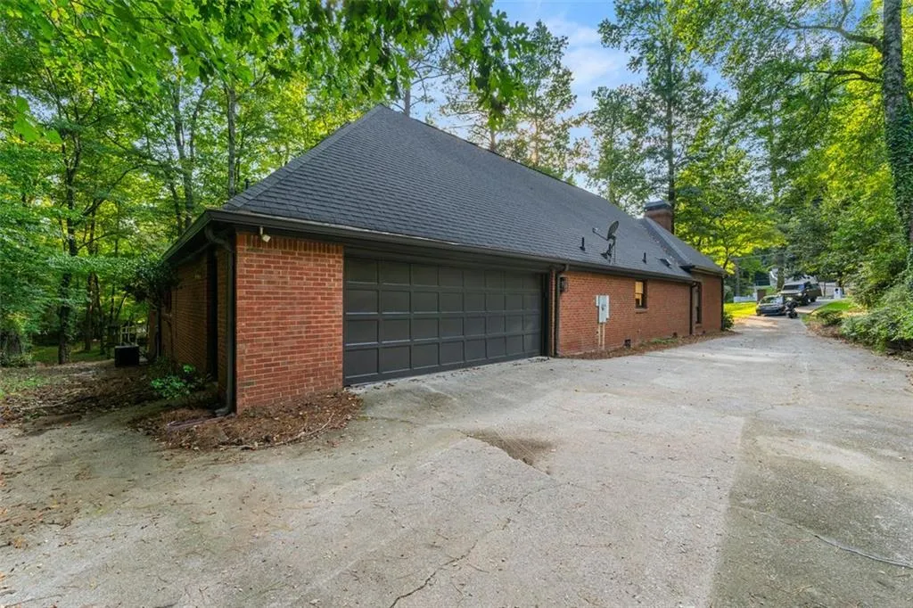 7015 Brandon Mill Road, Atlanta, Georgia 30328, 5 Bedrooms Bedrooms, ,4 BathroomsBathrooms,Residential,Sold,7015 Brandon Mill Road,7446612