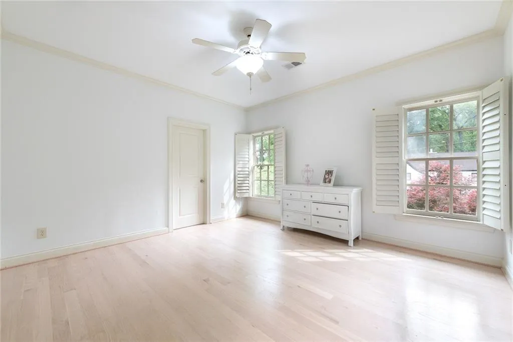 770 E Northway Lane, Sandy Springs, Georgia 30342, 6 Bedrooms Bedrooms, ,6 BathroomsBathrooms,Residential,Sold,770 E Northway Lane,7379003