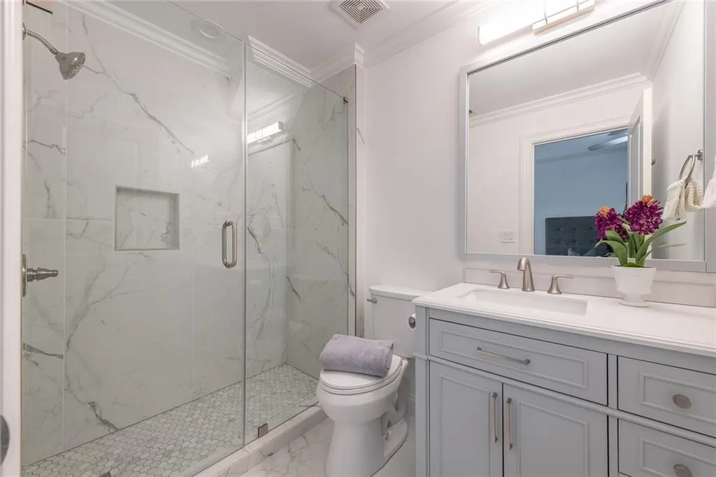770 E Northway Lane, Sandy Springs, Georgia 30342, 6 Bedrooms Bedrooms, ,6 BathroomsBathrooms,Residential,Sold,770 E Northway Lane,7379003