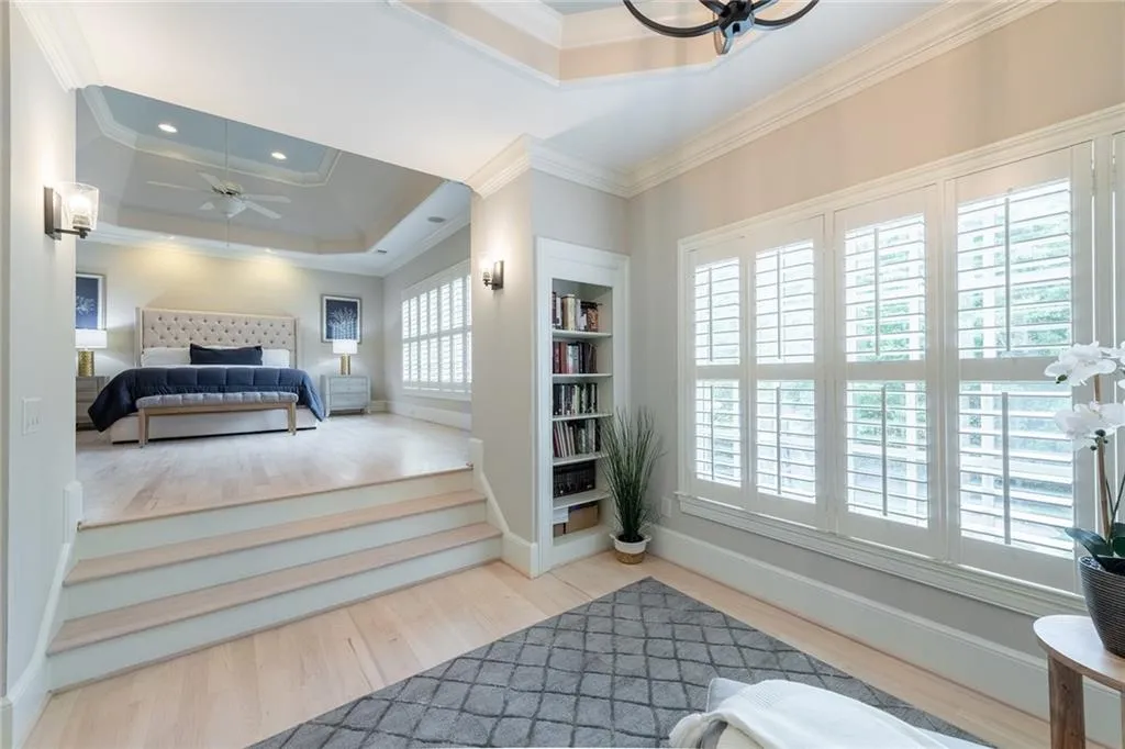 770 E Northway Lane, Sandy Springs, Georgia 30342, 6 Bedrooms Bedrooms, ,6 BathroomsBathrooms,Residential,Sold,770 E Northway Lane,7379003