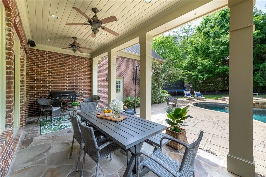 770 E Northway Lane, Sandy Springs, Georgia 30342, 6 Bedrooms Bedrooms, ,6 BathroomsBathrooms,Residential,Sold,770 E Northway Lane,7379003