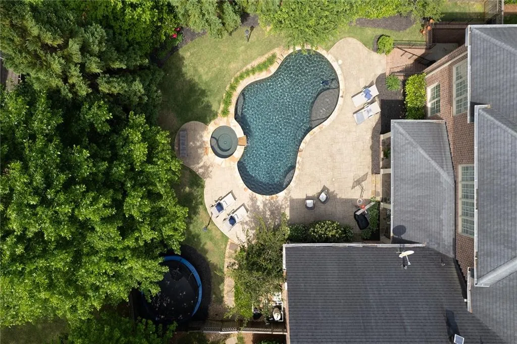 770 E Northway Lane, Sandy Springs, Georgia 30342, 6 Bedrooms Bedrooms, ,6 BathroomsBathrooms,Residential,Sold,770 E Northway Lane,7379003