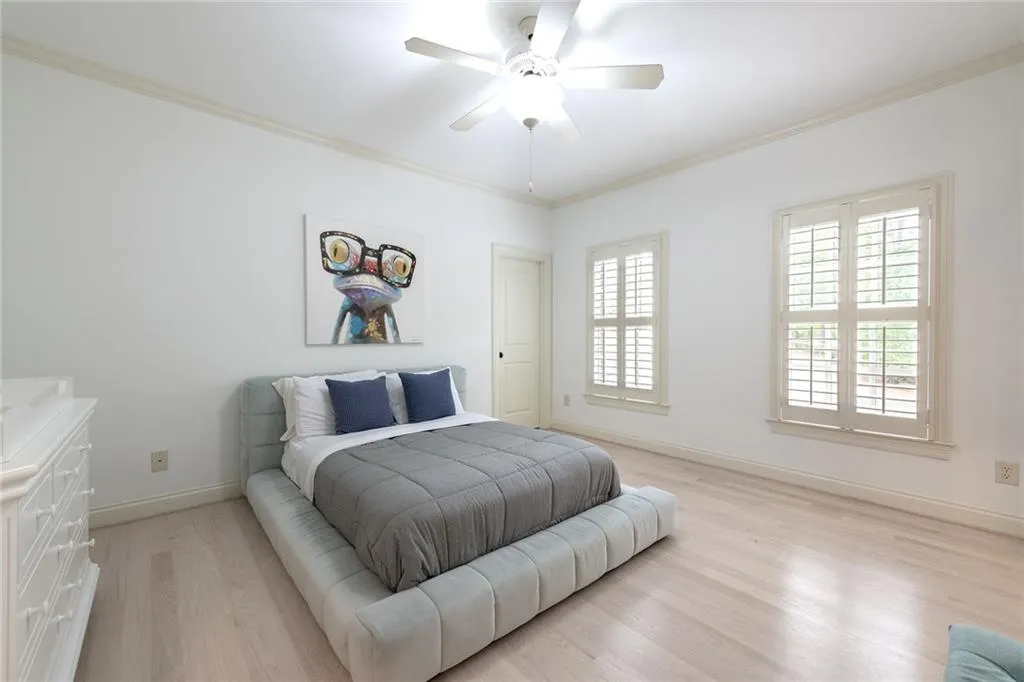 770 E Northway Lane, Sandy Springs, Georgia 30342, 6 Bedrooms Bedrooms, ,6 BathroomsBathrooms,Residential,Sold,770 E Northway Lane,7379003