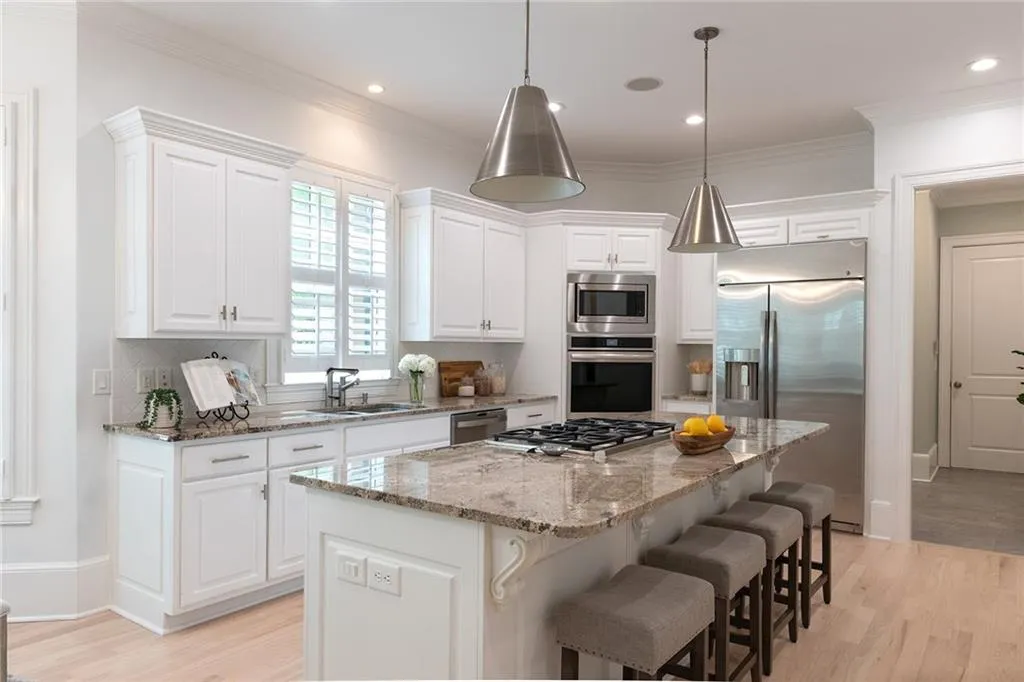 770 E Northway Lane, Sandy Springs, Georgia 30342, 6 Bedrooms Bedrooms, ,6 BathroomsBathrooms,Residential,Sold,770 E Northway Lane,7379003