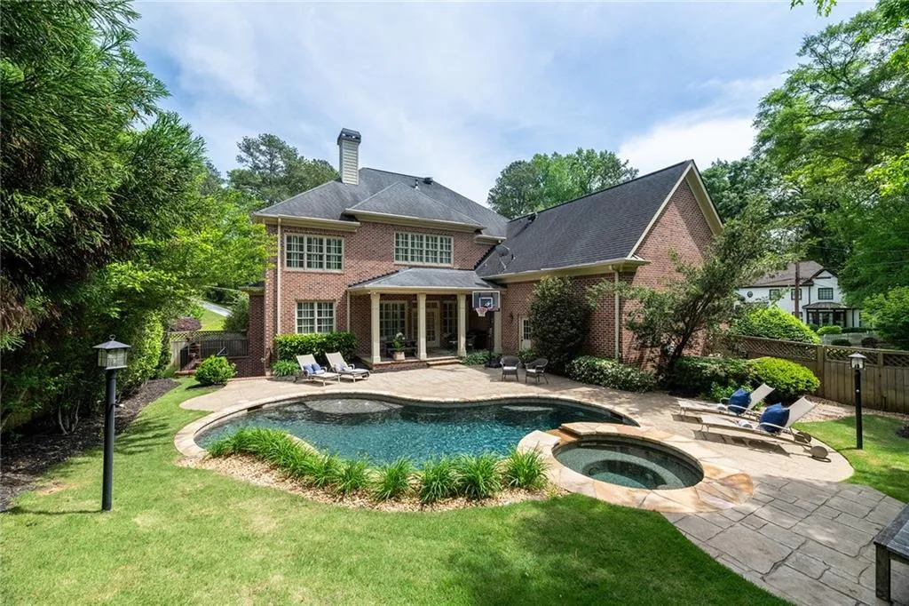 770 E Northway Lane, Sandy Springs, Georgia 30342, 6 Bedrooms Bedrooms, ,6 BathroomsBathrooms,Residential,Sold,770 E Northway Lane,7379003