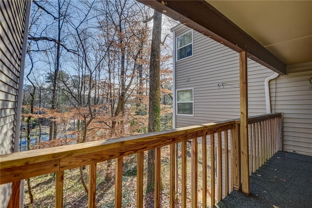 18 Dunwoody Springs Drive, Sandy Springs, Georgia 30328, 2 Bedrooms Bedrooms, ,2 BathroomsBathrooms,Residential,Sold,18 Dunwoody Springs Drive,7322332