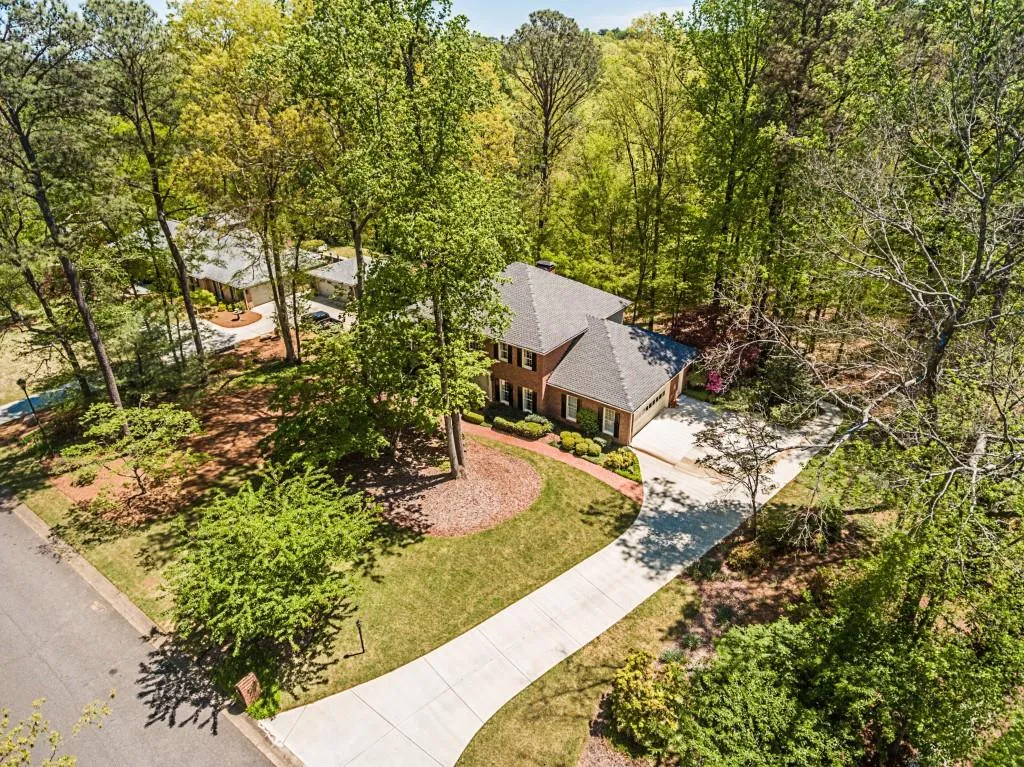 1995 Old Dominion Road, Atlanta, Georgia 30350, 6 Bedrooms Bedrooms, ,4 BathroomsBathrooms,Residential,Sold,1995 Old Dominion Road,5999230