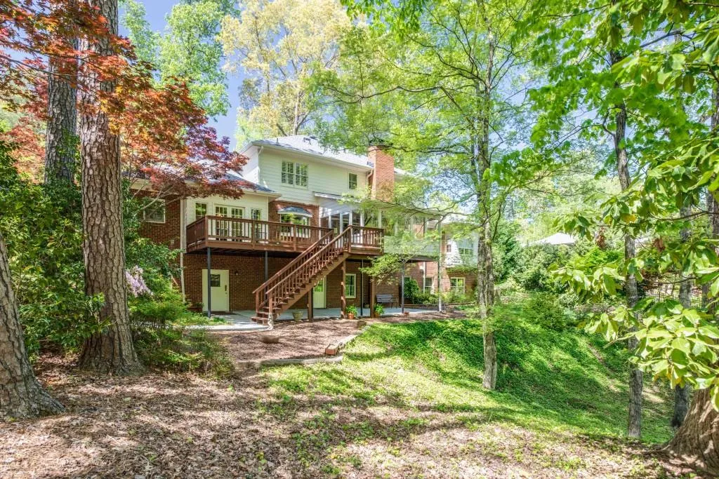 1995 Old Dominion Road, Atlanta, Georgia 30350, 6 Bedrooms Bedrooms, ,4 BathroomsBathrooms,Residential,Sold,1995 Old Dominion Road,5999230