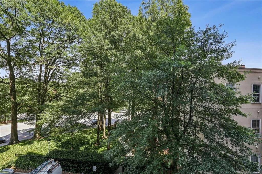 145 15th Street Ne Unit 207, Atlanta, Georgia 30309, 1 Bedroom Bedrooms, ,1 BathroomBathrooms,Residential,For Sale,145 15th Street Ne Unit 207,7620259