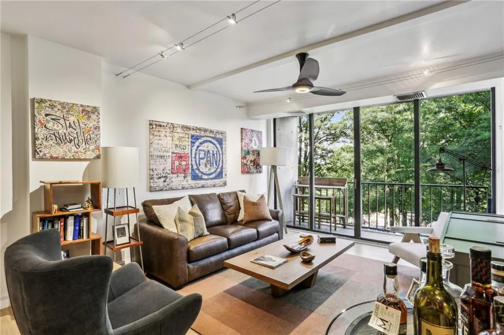 145 15th Street Ne Unit 207, Atlanta, Georgia 30309, 1 Bedroom Bedrooms, ,1 BathroomBathrooms,Residential,For Sale,145 15th Street Ne Unit 207,7620259