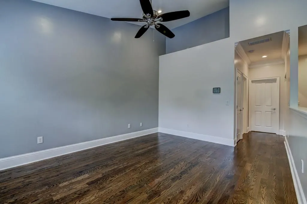 1119 Glenridge Place, Atlanta, Georgia 30342, 1 Bedroom Bedrooms, ,1 BathroomBathrooms,Residential,Sold,1119 Glenridge Place,5895718