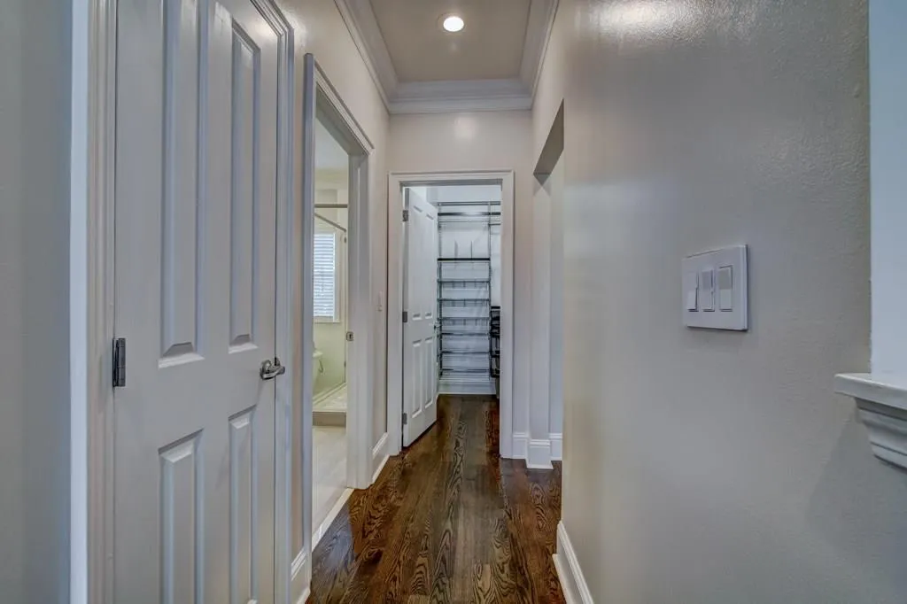1119 Glenridge Place, Atlanta, Georgia 30342, 1 Bedroom Bedrooms, ,1 BathroomBathrooms,Residential,Sold,1119 Glenridge Place,5895718