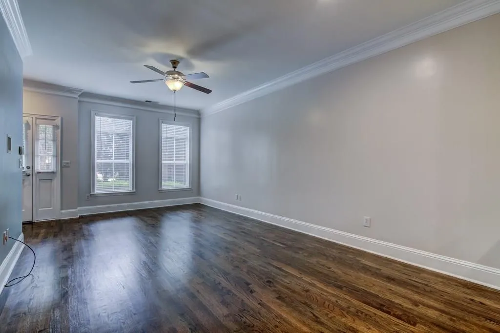 1119 Glenridge Place, Atlanta, Georgia 30342, 1 Bedroom Bedrooms, ,1 BathroomBathrooms,Residential,Sold,1119 Glenridge Place,5895718