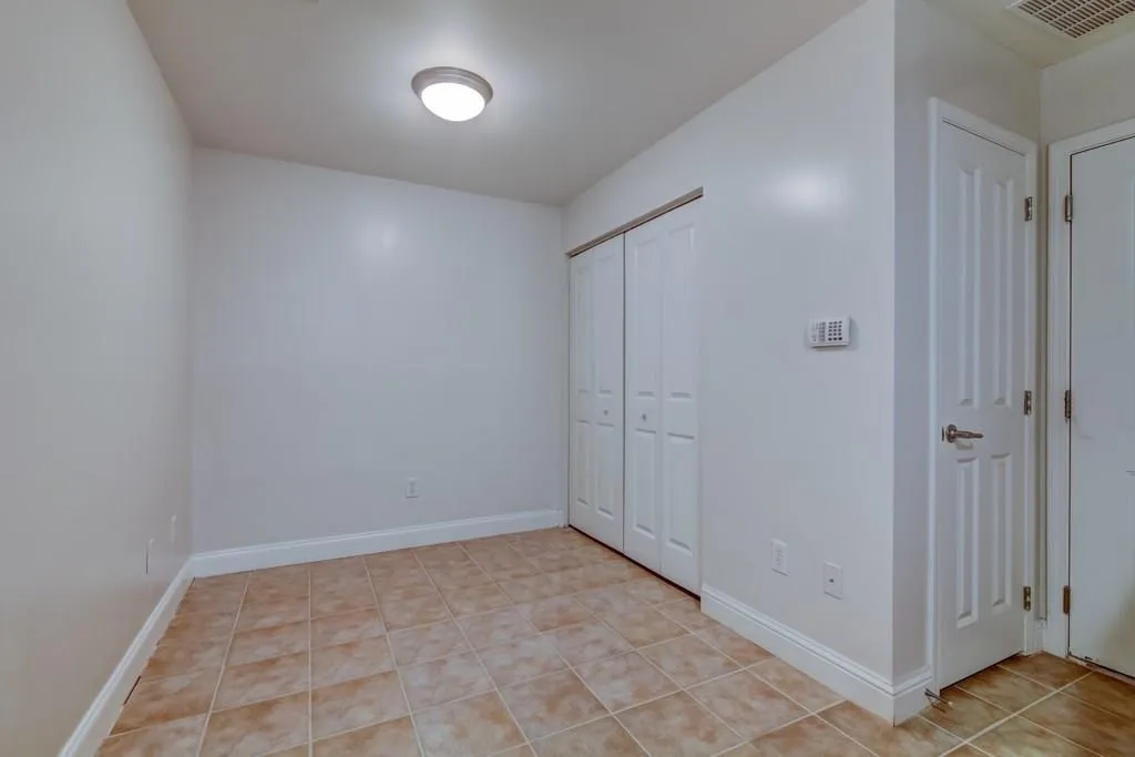 1119 Glenridge Place, Atlanta, Georgia 30342, 1 Bedroom Bedrooms, ,1 BathroomBathrooms,Residential,Sold,1119 Glenridge Place,5895718