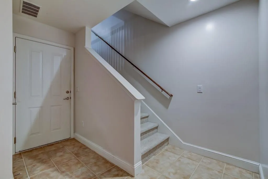 1119 Glenridge Place, Atlanta, Georgia 30342, 1 Bedroom Bedrooms, ,1 BathroomBathrooms,Residential,Sold,1119 Glenridge Place,5895718