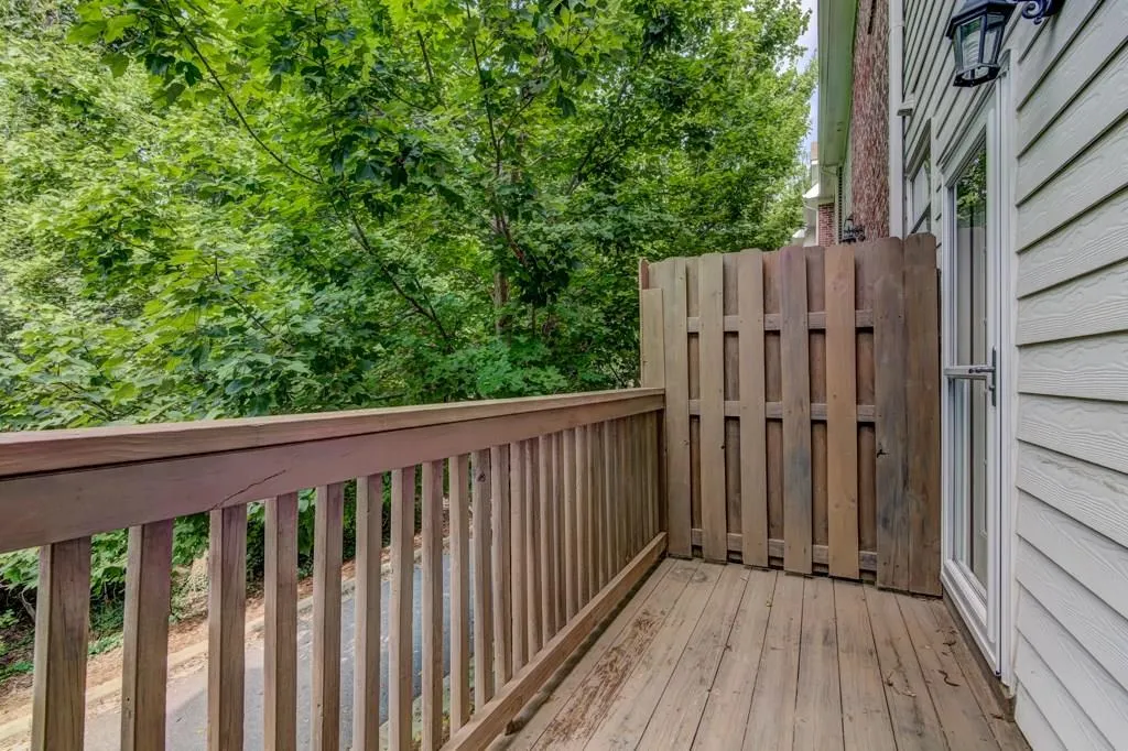 1119 Glenridge Place, Atlanta, Georgia 30342, 1 Bedroom Bedrooms, ,1 BathroomBathrooms,Residential,Sold,1119 Glenridge Place,5895718